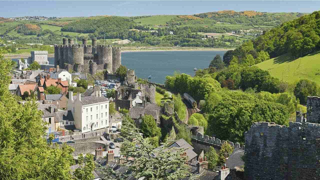 Tours of Wales